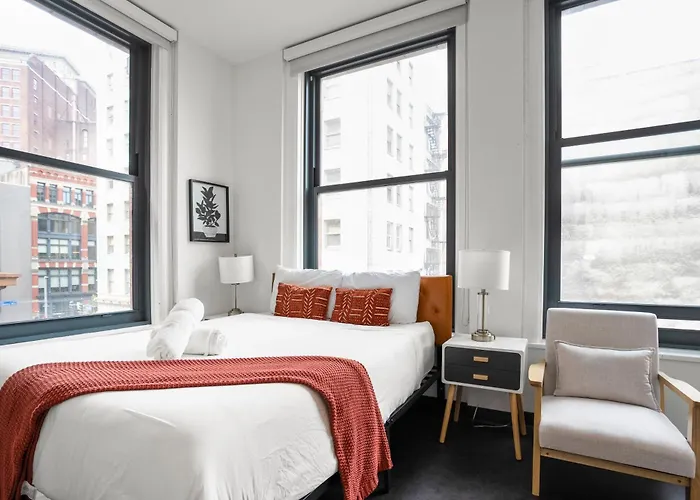 Cozysuites At William Apartment