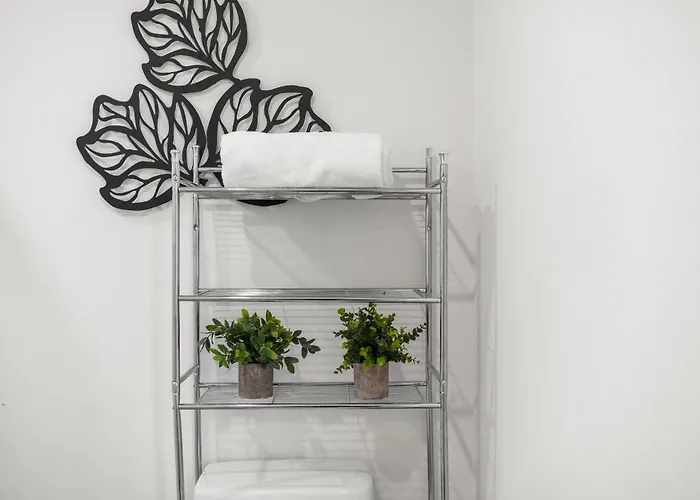 Cozysuites At William Apartment *